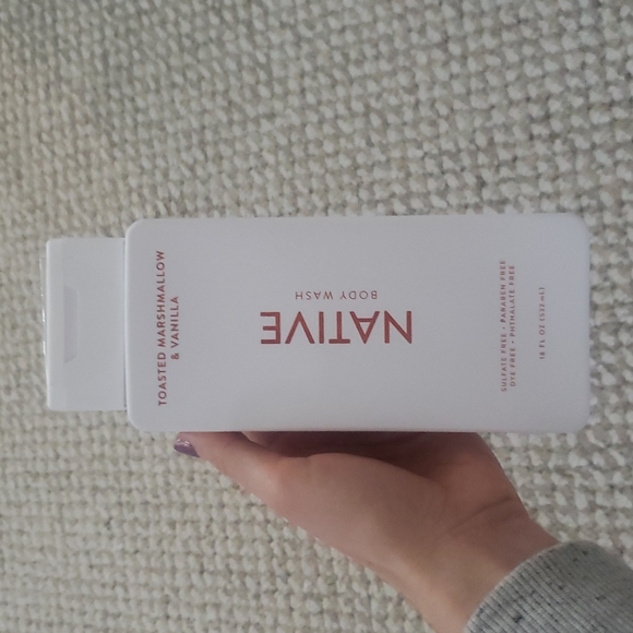 Native Bath & Body Toasted Marshmallow And Vanilla Body Wash